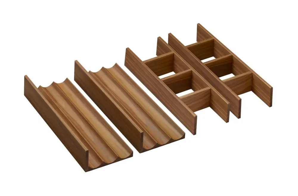 Set aus Holzschalen zur Schubkasteninneneinteilung, geeignet für Waschtischunterschränke, hergestellt von Hansgrohe. Enthält verschiedene Fächer für die Organisation.
